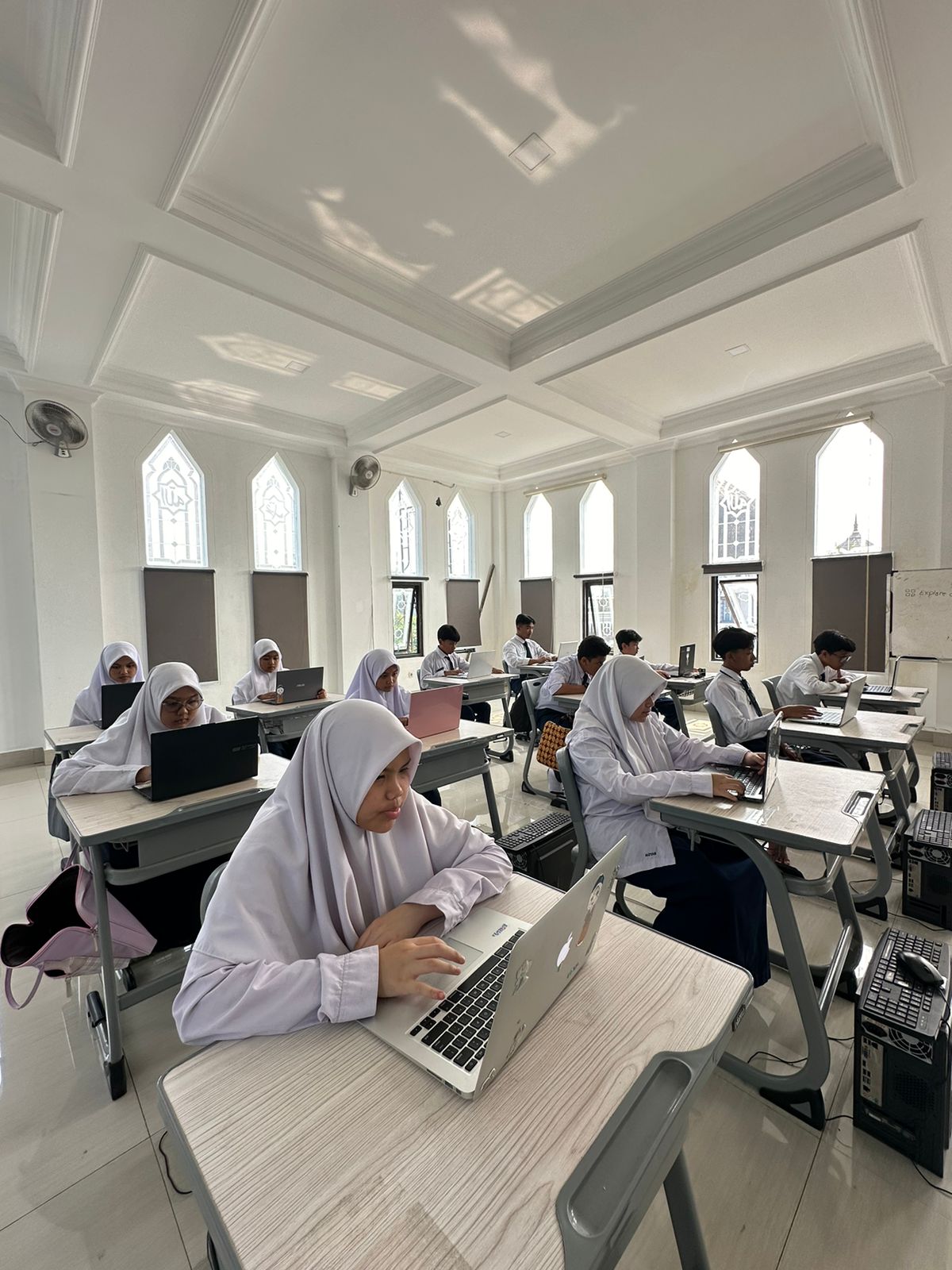 Mengapa Islamic Boarding School semakin diminati orang tua Indonesia?